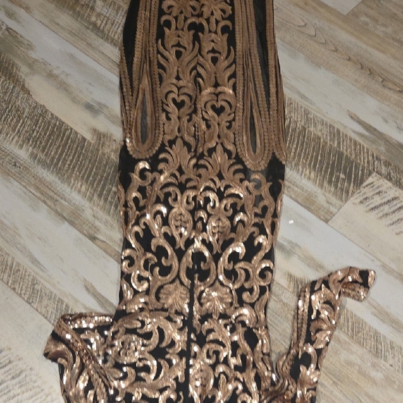 Fashion Nova Elegant Black and Gold Long Sleeve Dress - Picture 8 of 14